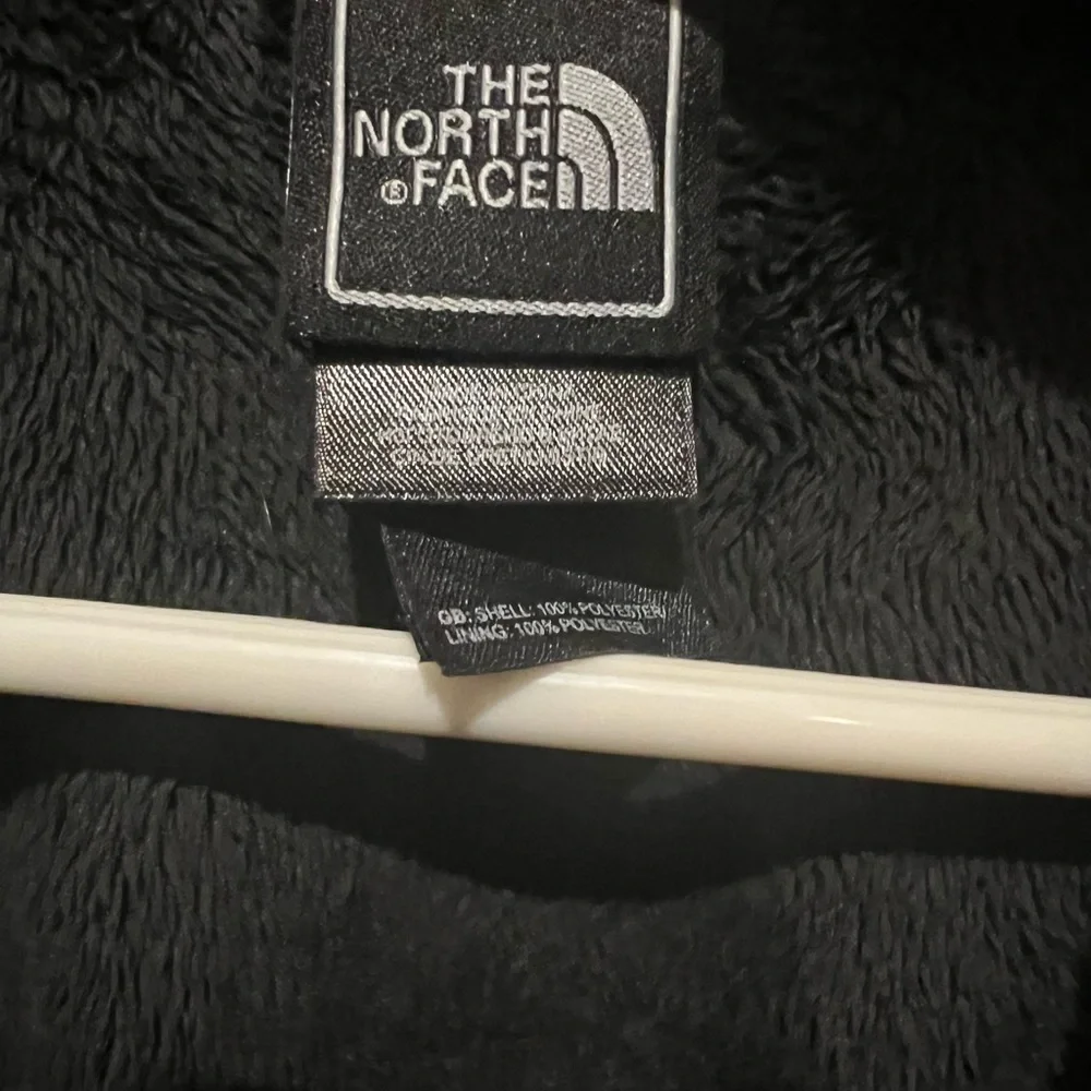 The North Face Women's Black Zip-up Teddy Jacket - Picture 4 of 5